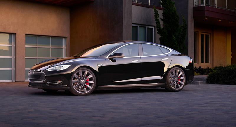 El automóvil Tesla con piloto automático, incorpora dos nuevas capacidades -0